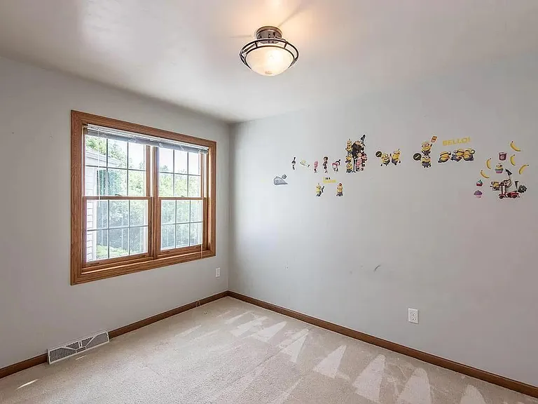 N48W16103 Lone Oak Ln — Photo 31