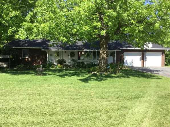 4673 State Route 160, Highland, IL 62249