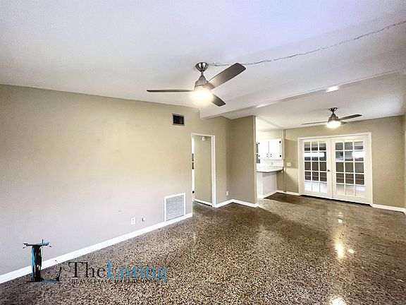 3rd image of 117 E Coleman Cir