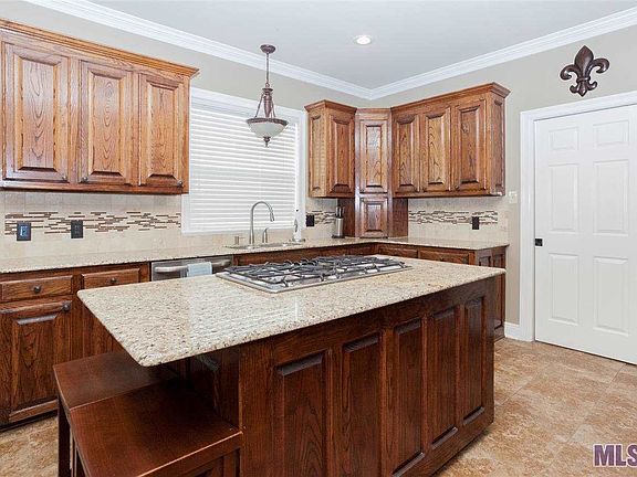 5th image of 18428 Plantation Blvd