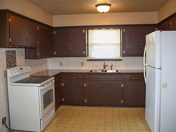 2nd image of 4316 NW Pollard Ave