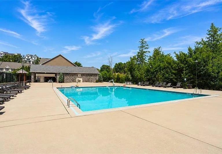 335 Osona Ln — Photo 46