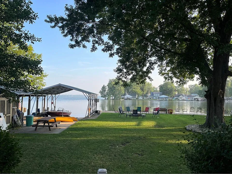 4 bed, 2589 sqft, $2,500 — Photo 2