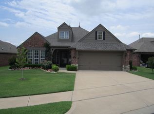 3312 N Gum Pl W, Broken Arrow, OK 74012