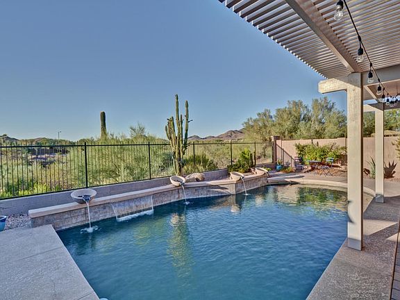 Beautiful Mountain Views from BAckyard