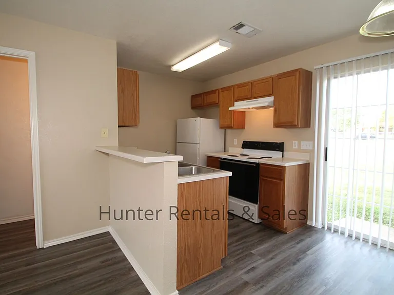 1710B Spring Rose Cir — Photo 6