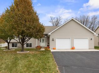 1141 Blackbird Dr SW, Hutchinson, MN 55350