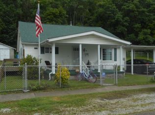 1710 Maple St, Kenova, WV 25530