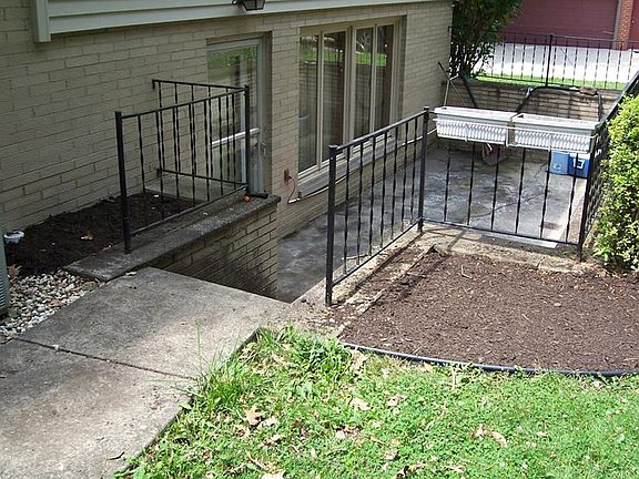 5th image of 840 Ronlee Ln