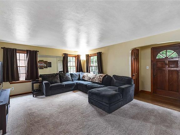 4th image of 223 Brandtson Ave