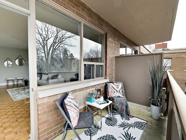 42 Glen Elm Ave #206 — Photo 29