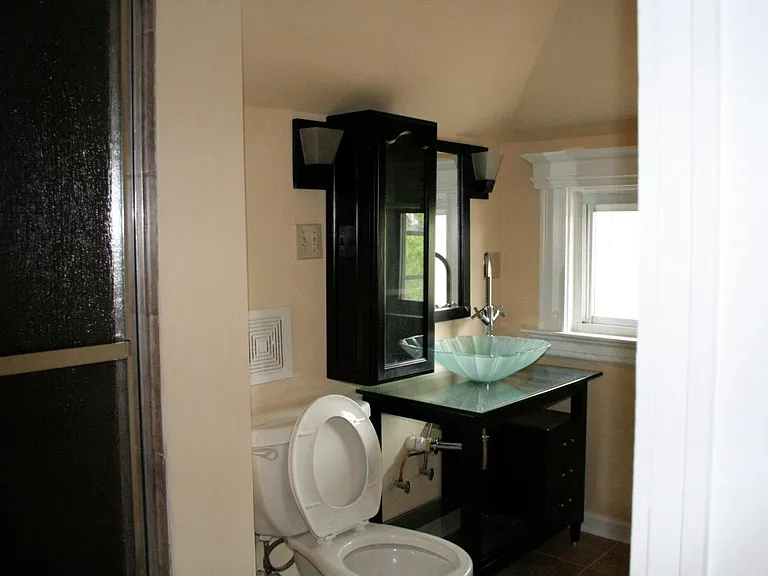300 McGregor Ave #3 — Photo 2