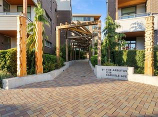 1216 Carlisle Ave #302, Esquimalt, BC V9A0H5