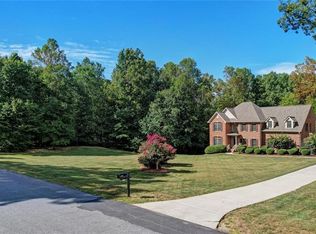 3700 Summit Lakes Dr, Browns Summit, NC 27214