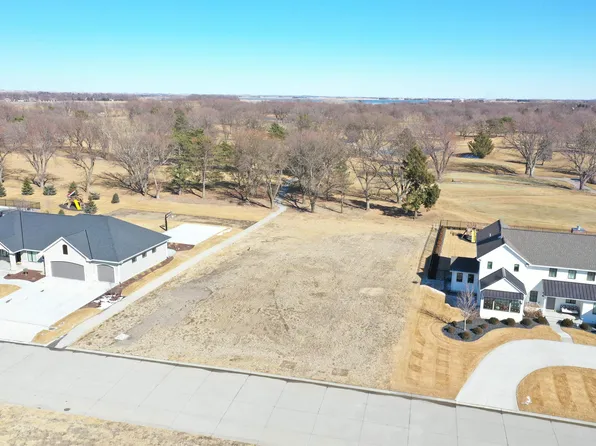 6561 56th Avenue Pl, Columbus, NE 68601