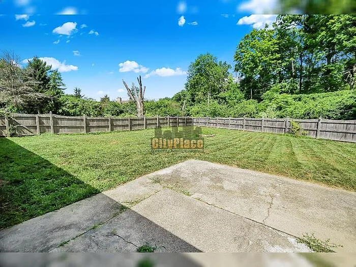 3 bed, 2.0 bath, 1260 sqft, $1,950 — Photo 3