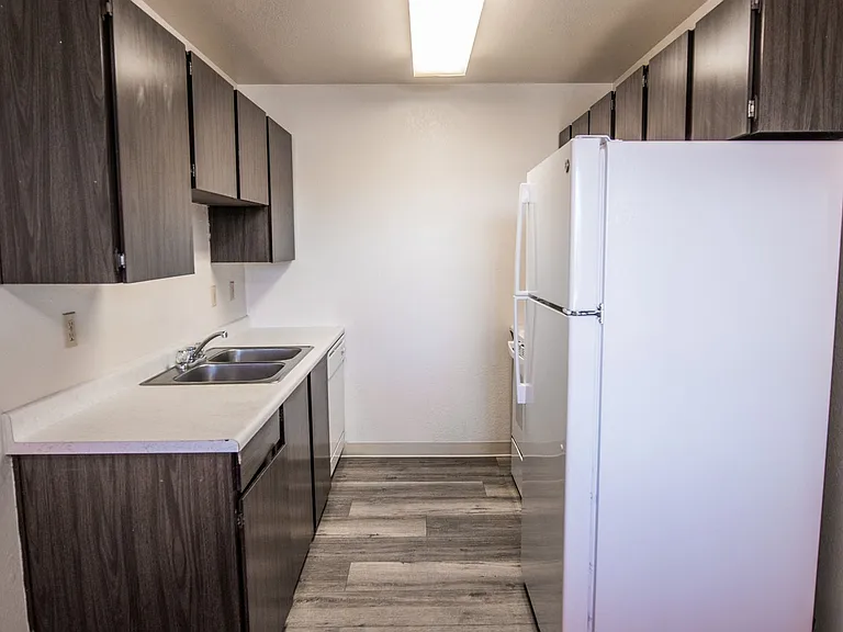 The Grove Apartments — Photo 7