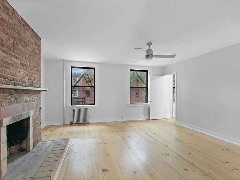 43 Douglass St #2 — Photo 2