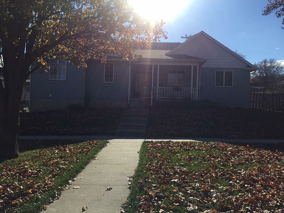1st image of 1005 2nd Ave