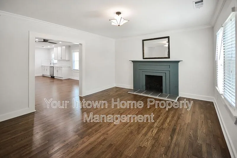 3 bed, 3.5 bath, 2824 sqft, $2,950 — Photo 4