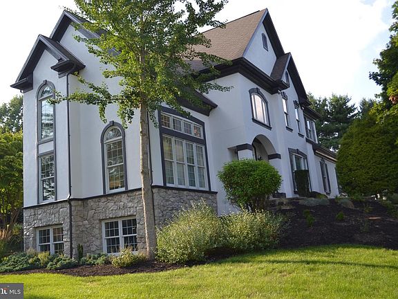 2nd image of 670 Pheasant Run Rd