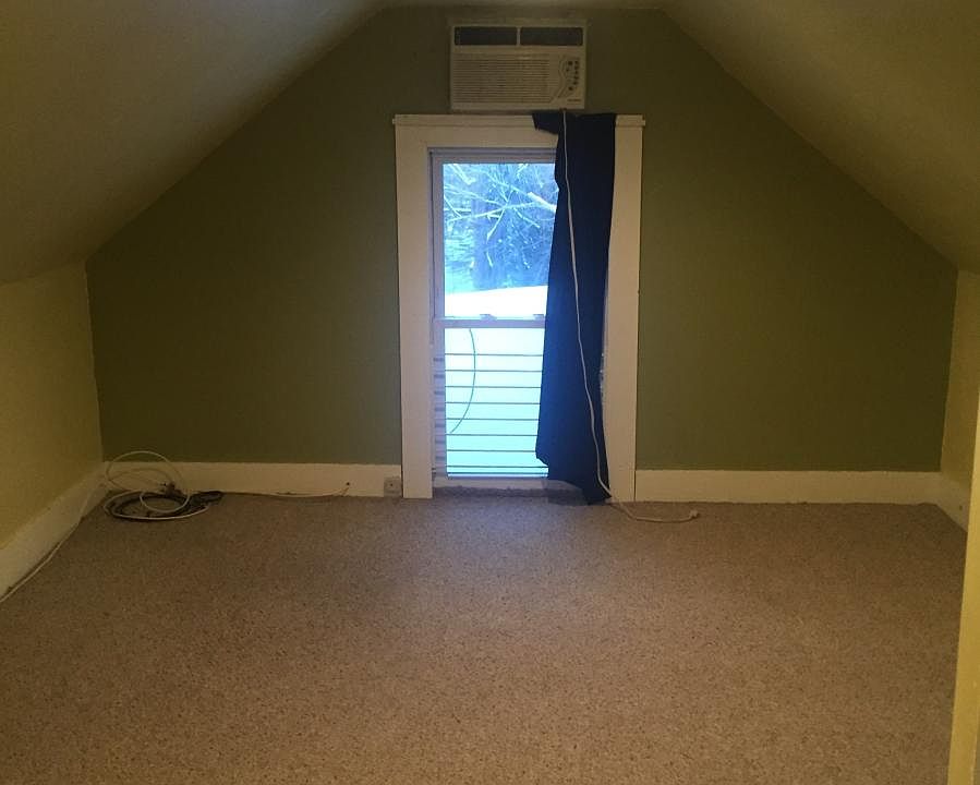 Extra room 3rd floor