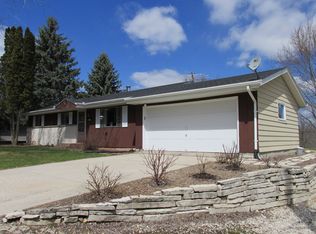 3996 Lake Dr, West Bend, WI 53095