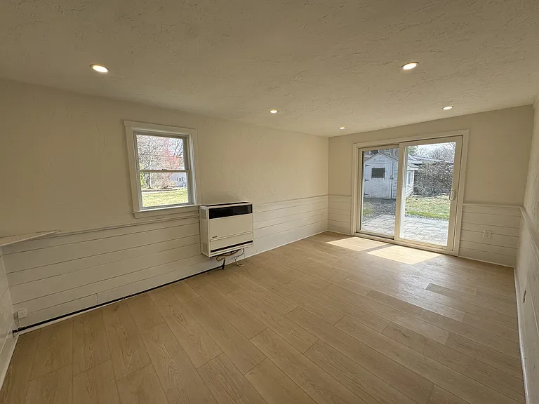 16 Westfield Rd — Photo 3