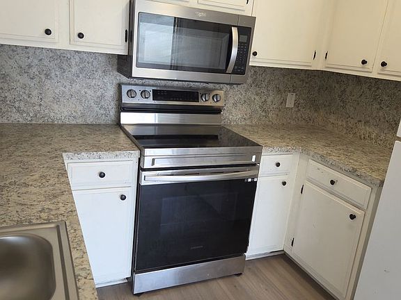 4th image of 604D Sherwood Dr