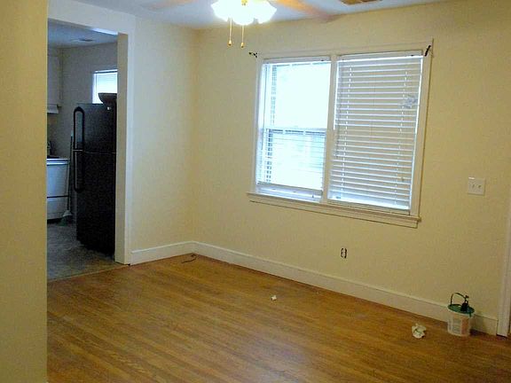 3rd image of 1216 Sunnyside Dr