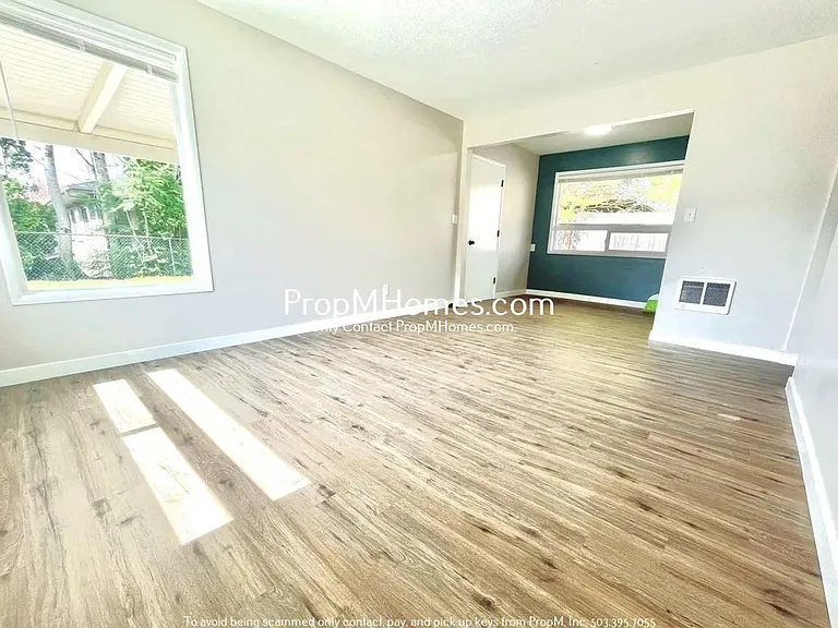 6933 NE Clackamas St — Photo 2