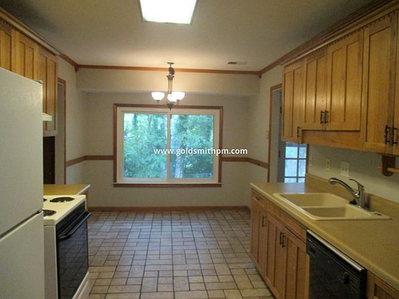 2nd image of 22 Dawnwood Dr