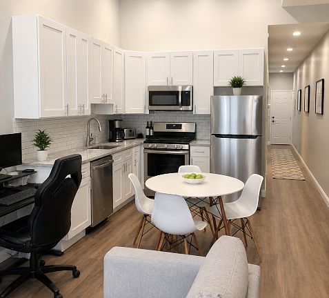 5th image of 2501 N Southport Ave #1N