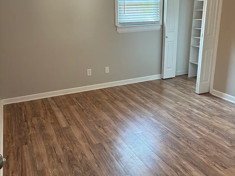 2405 Vinedale Ave — Photo 16