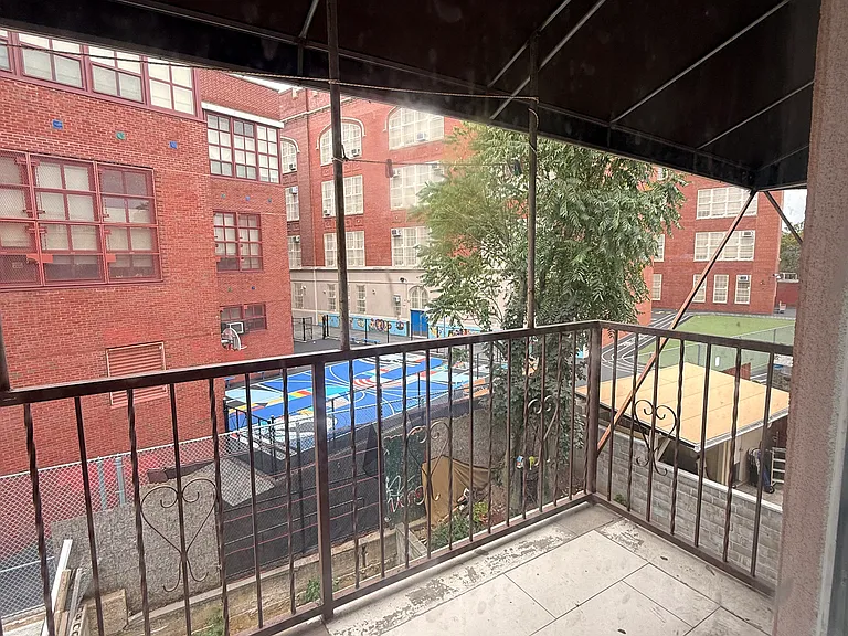 Martense Ave — Photo 8