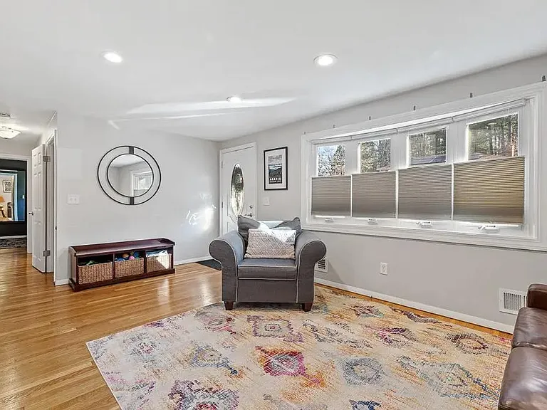 15 Sandini Rd — Photo 2