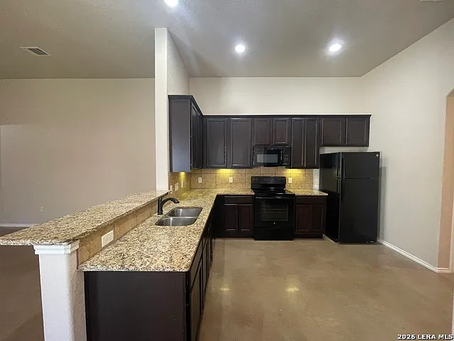 758 Saengerhalle Rd — Photo 7