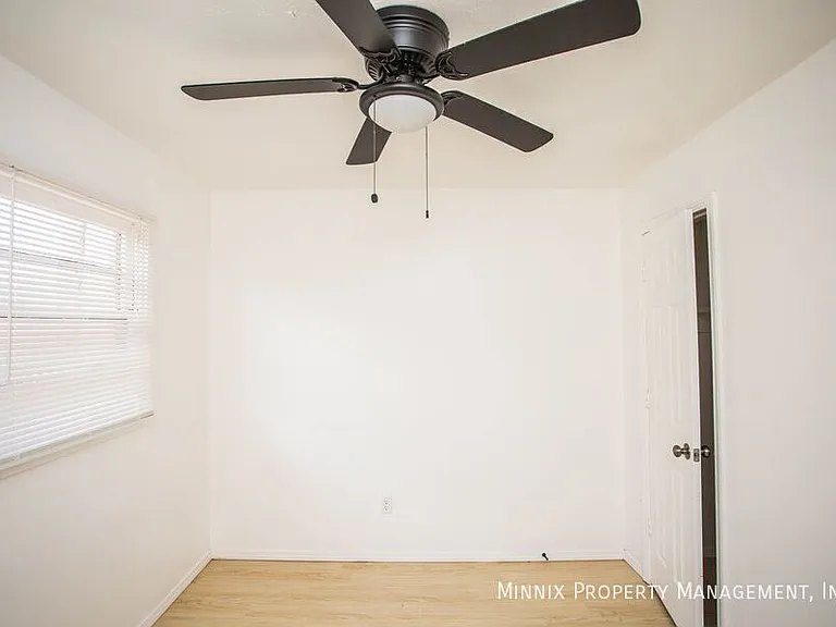 5005 Avenue W #3 — Photo 15