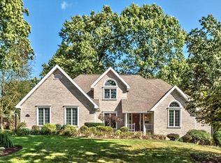 204 Thornwood Dr, Butler, PA 16001