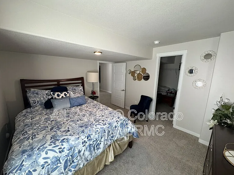 5755 Marlee Dr — Photo 32