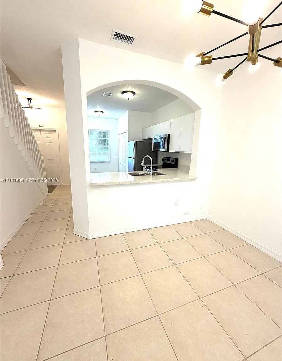 15720 SW 92nd Ave — Photo 4