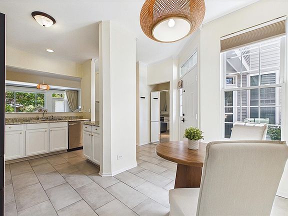 4th image of 1323 Providence Cir