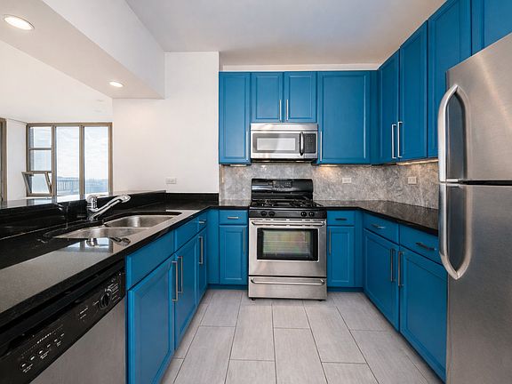5th image of 200 N Jefferson St APT 1901