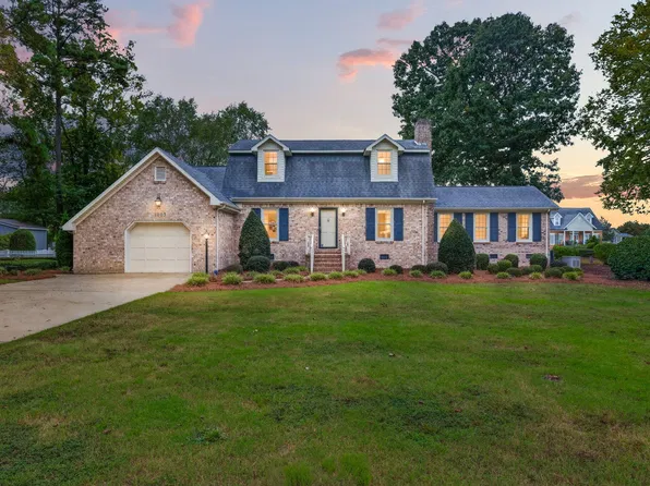 1003 W Pope St, Dunn, NC 28334
