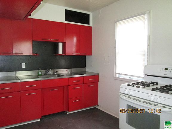 4th image of 2205 Geneva St