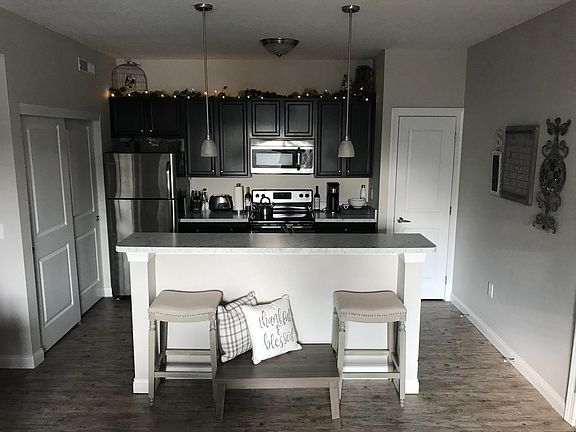 2nd image of 9187 Stonemoor Pl APT B