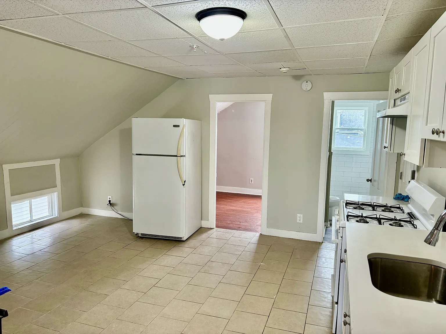 197 Rodman St Fall River, MA Two Newly Renovated Units Available Everything Included! — Photo 4