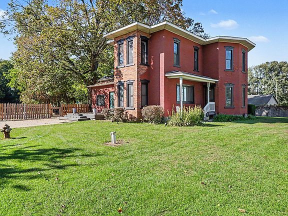 3rd image of 55686 Parkville Rd