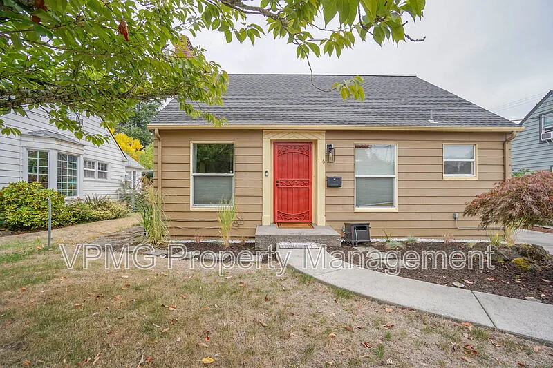 4 bed, 2.0 bath, 2072 sqft, $3,350 — Photo 2