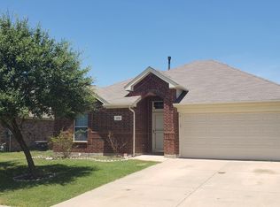 215 Arabian Rd, Waxahachie, TX 75165